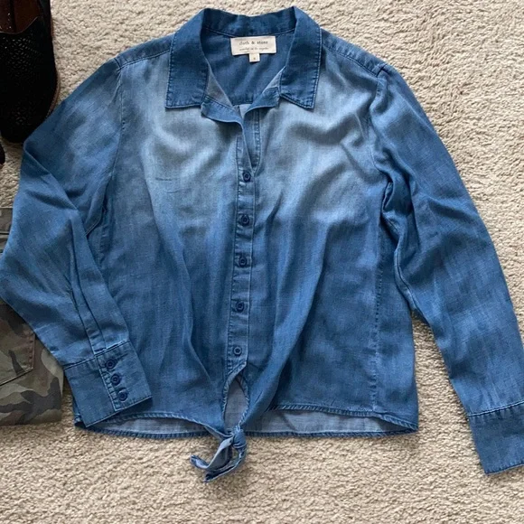 Cloth and Stone Chambray Tie Front Top - Picture 2 of 6